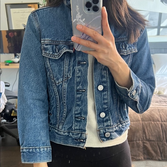 Levi 100% Cotton Denim Jacket - Picture 2 of 6